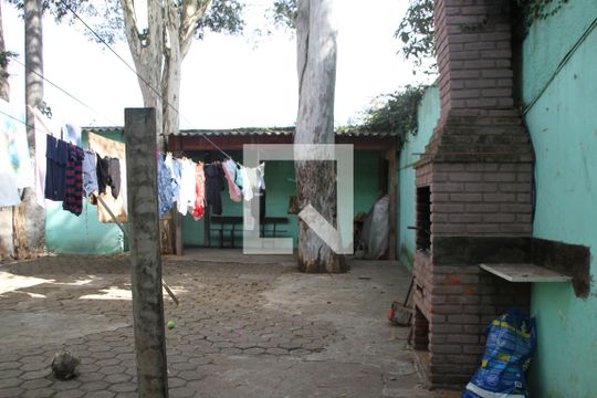 Quintal de casa à venda com 4 quartos, 350m² em Itaquera, São Paulo
