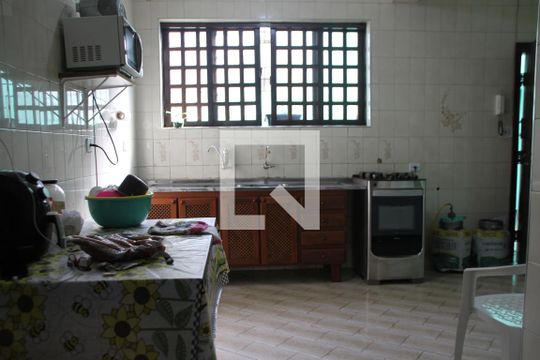 Cozinha de casa à venda com 4 quartos, 350m² em Itaquera, São Paulo