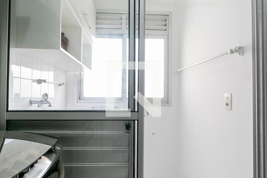 Área de Serviço de apartamento para alugar com 2 quartos, 70m² em Quarta Parada, São Paulo