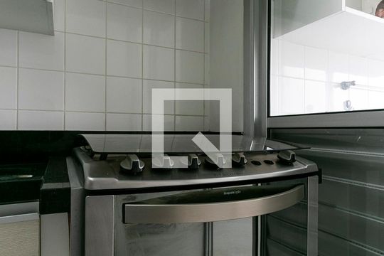 Cozinha - Fogão de apartamento para alugar com 2 quartos, 70m² em Quarta Parada, São Paulo