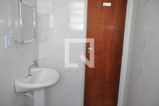 Banheiro de apartamento à venda com 3 quartos, 58m² em Todos Os Santos, Rio de Janeiro