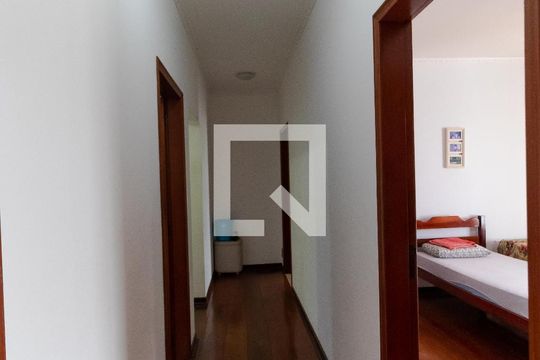 Corredor de casa à venda com 4 quartos, 363m² em Cidade Universitária, Campinas