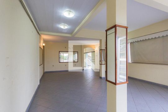 Sala 1 de casa para alugar com 1 quarto, 500m² em Freguesia de Jacarepaguá, Rio de Janeiro