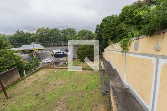 Terreno - Frente de casa para alugar com 1 quarto, 500m² em Freguesia de Jacarepaguá, Rio de Janeiro