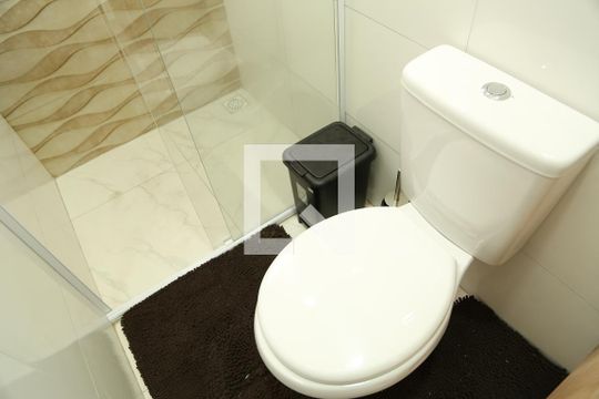 Banheiro da SuíteBanheiro de casa para alugar com 2 quartos, 53m² em Caiçara, Praia Grande