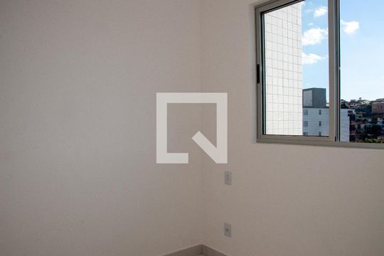 Quarto de apartamento para alugar com 2 quartos, 58m² em Riacho das Pedras, Contagem