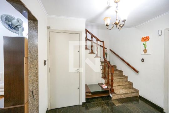 Hall da escada de casa à venda com 3 quartos, 320m² em Alto da Mooca, São Paulo