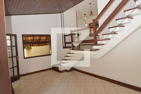 Sala de Estar de casa à venda com 4 quartos, 319m² em Vila Valqueire, Rio de Janeiro