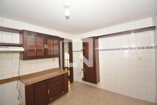 Cozinha de casa à venda com 4 quartos, 319m² em Vila Valqueire, Rio de Janeiro