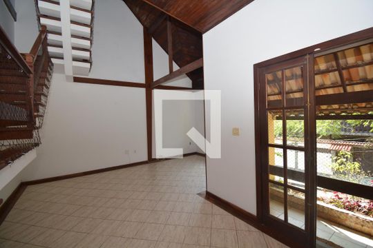 Sala de Estar de casa à venda com 4 quartos, 319m² em Vila Valqueire, Rio de Janeiro