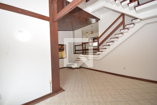 Sala de Estar de casa à venda com 4 quartos, 319m² em Vila Valqueire, Rio de Janeiro