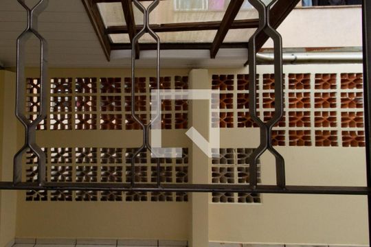 Vista do Quarto 1 de apartamento para alugar com 2 quartos, 60m² em Rebouças, Curitiba
