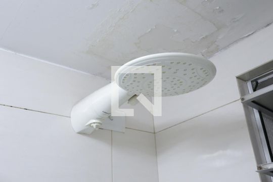 Banheiro de apartamento à venda com 2 quartos, 45m² em Jardim Santa Teresinha, São Paulo