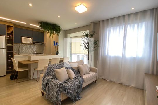 Sala de apartamento à venda com 1 quarto, 46m² em Jardim Tupanci, Barueri