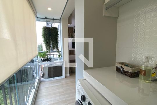 Sacada de apartamento à venda com 1 quarto, 46m² em Jardim Tupanci, Barueri