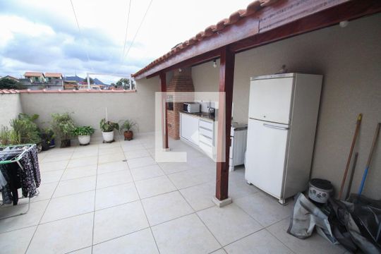 Area de serviço de casa à venda com 3 quartos, 235m² em Parque Maria Domitila, São Paulo