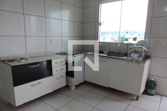 Cozinha de casa para alugar com 1 quarto, 40m² em Estreito, Florianópolis
