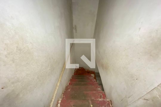 Escada de casa para alugar com 5 quartos, 177m² em Santo André, São Leopoldo