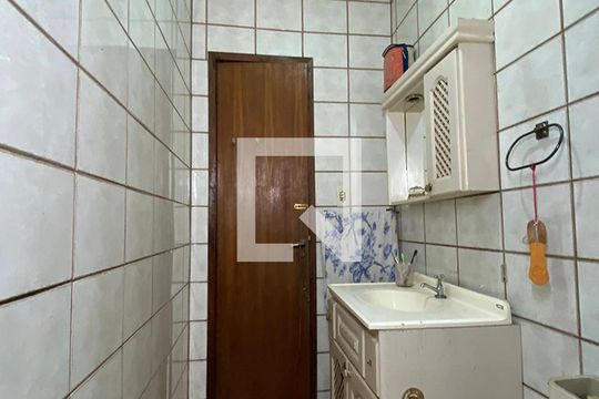 Banheiro de casa para alugar com 5 quartos, 177m² em Santo André, São Leopoldo