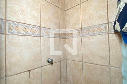 Banheiro da Suíte de casa para alugar com 5 quartos, 177m² em Santo André, São Leopoldo
