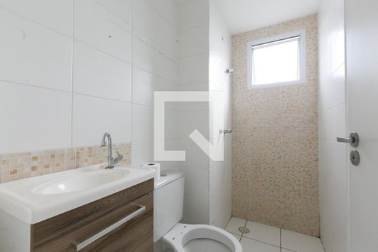 Banheiro  de apartamento à venda com 2 quartos, 47m² em Itaquera, São Paulo