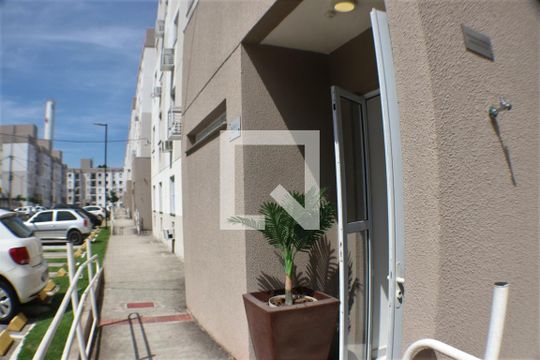 Fachada e portaria de apartamento para alugar com 2 quartos, 47m² em Taquara, Rio de Janeiro