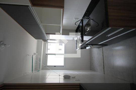 Cozinha de apartamento para alugar com 2 quartos, 41m² em Jardim Prudência, São Paulo