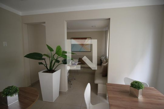 Hall de apartamento para alugar com 2 quartos, 41m² em Jardim Prudência, São Paulo