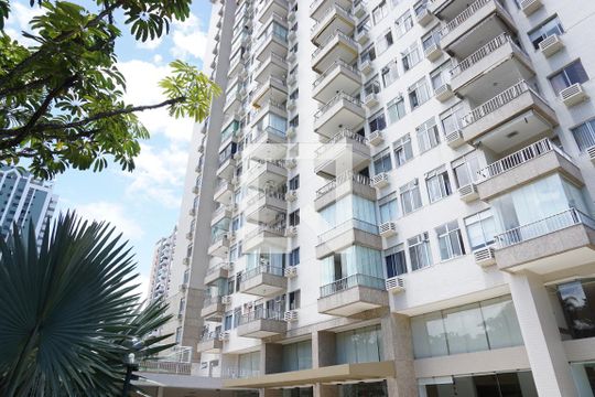 Fachada de apartamento para alugar com 2 quartos, 77m² em Barra da Tijuca, Rio de Janeiro