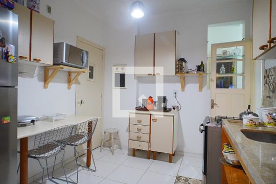 Cozinha de apartamento à venda com 3 quartos, 116m² em Rio Branco, Porto Alegre