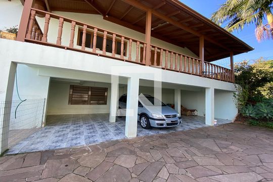 Garagem de casa à venda com 4 quartos, 340m² em Rondônia, Novo Hamburgo
