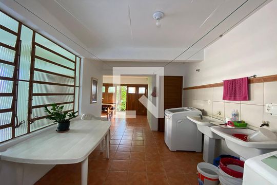 Lavanderia de casa à venda com 4 quartos, 340m² em Rondônia, Novo Hamburgo
