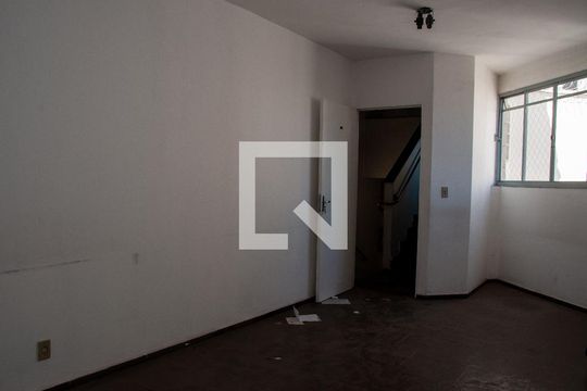 Sala de apartamento para alugar com 3 quartos, 68m² em Jardim Riacho das Pedras, Contagem