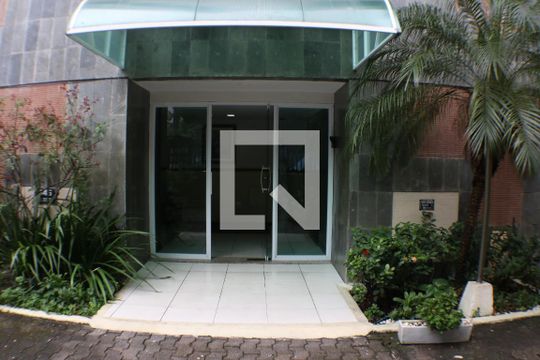 Fachada e portaria de apartamento à venda com 3 quartos, 69m² em Taquara, Rio de Janeiro