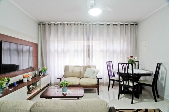 Casa à venda com 4 quartos, 250m² em Vila Santa Delfina, São Paulo