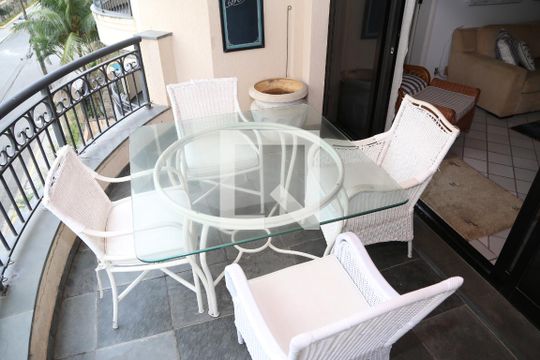 Sala / Varanda de apartamento para alugar com 2 quartos, 120m² em Balneario Guarujá, Guarujá