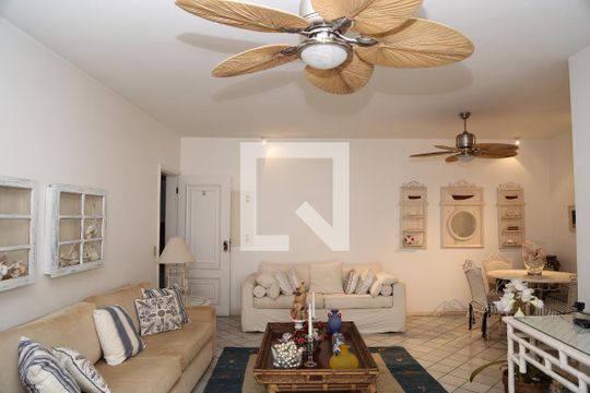 Sala de apartamento para alugar com 2 quartos, 120m² em Balneario Guarujá, Guarujá