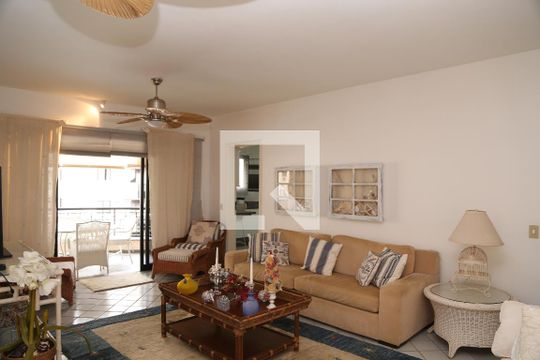 Sala de apartamento para alugar com 2 quartos, 120m² em Balneario Guarujá, Guarujá