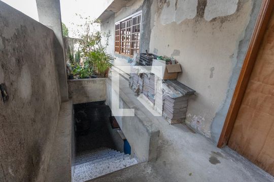 Acesso a garagem de casa à venda com 4 quartos, 431m² em Taboão, Diadema