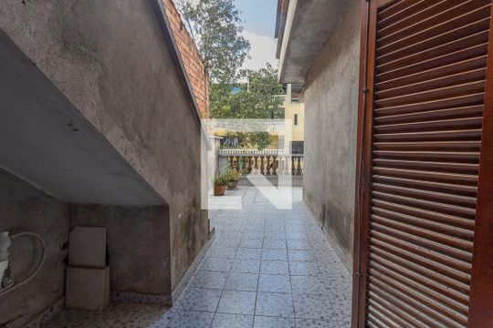 Varanda quarto 1 de casa à venda com 4 quartos, 431m² em Taboão, Diadema