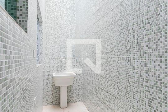 Área de Serviço de casa para alugar com 2 quartos, 55m² em Vila Esperança, São Paulo