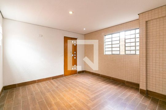 Suíte 1 de casa para alugar com 2 quartos, 55m² em Vila Esperança, São Paulo