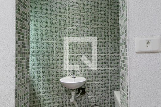Banheiro da Suíte 2 de casa para alugar com 2 quartos, 55m² em Vila Esperança, São Paulo