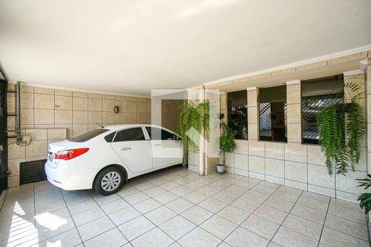 Garagem de casa à venda com 4 quartos, 212m² em Vila Carrão, São Paulo