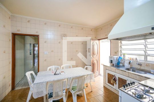 Cozinha de casa à venda com 4 quartos, 212m² em Vila Carrão, São Paulo