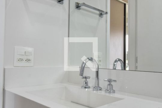 Banheiro Suíte 01 de apartamento para alugar com 2 quartos, 60m² em Vila Gertrudes, São Paulo
