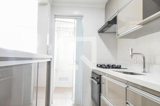 Cozinha de apartamento para alugar com 2 quartos, 60m² em Vila Gertrudes, São Paulo