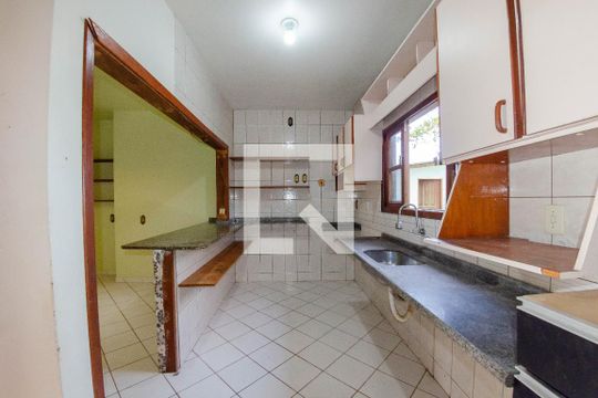 Cozinha de casa para alugar com 3 quartos, 400m² em São João do Rio Vermelho, Florianópolis