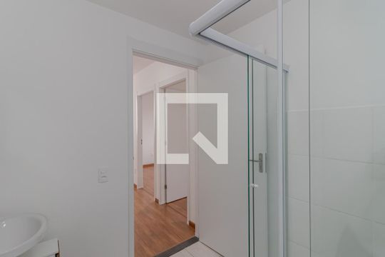 Banheiro  de apartamento à venda com 2 quartos, 42m² em Jardim Maria Estela, São Paulo