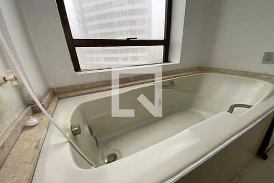 Banheira do Banheiro de apartamento à venda com 1 quarto, 74m² em Centro, Novo Hamburgo